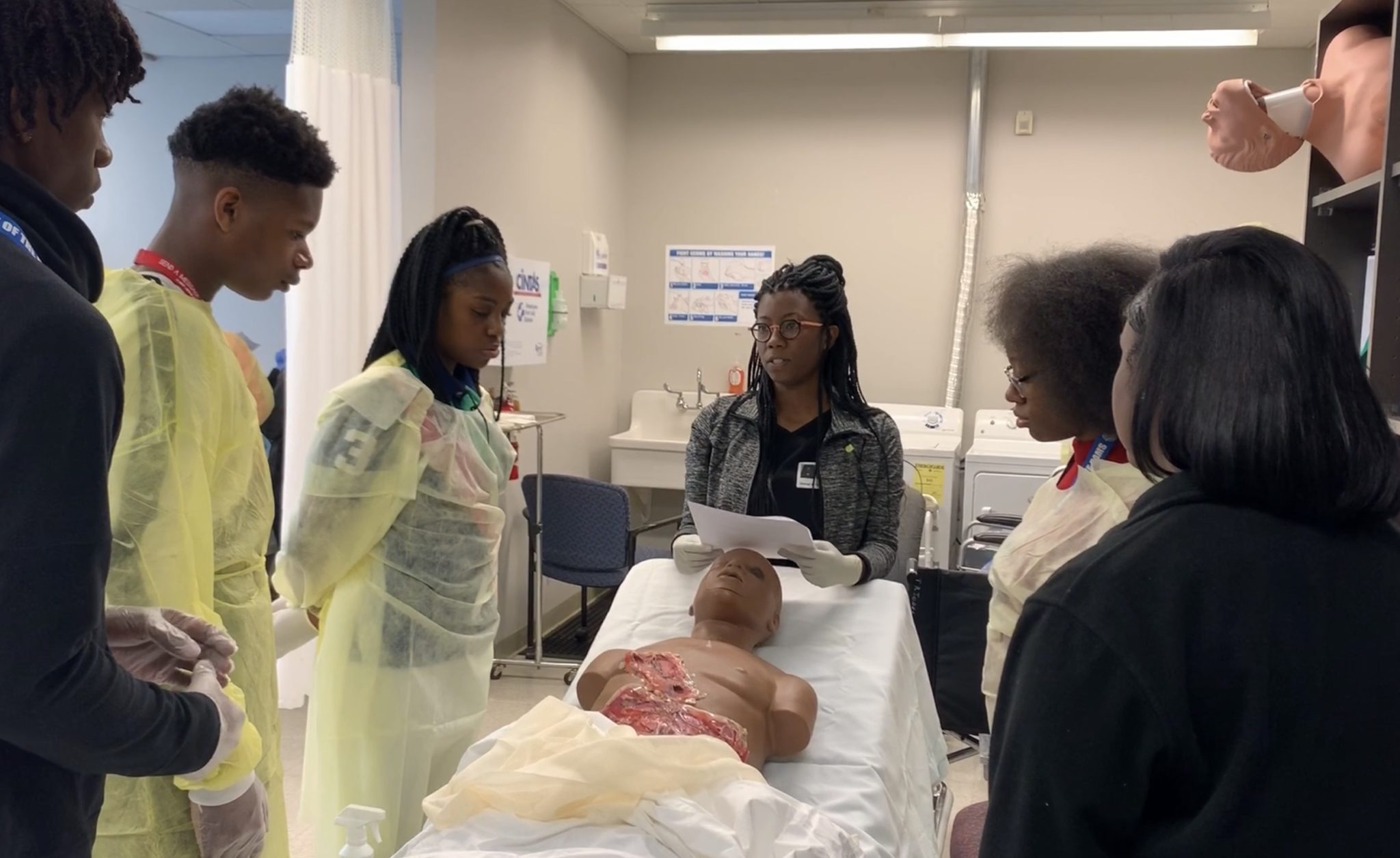 Read more about the article MS2 Autumn Beavers runs health professions course at Carver High School